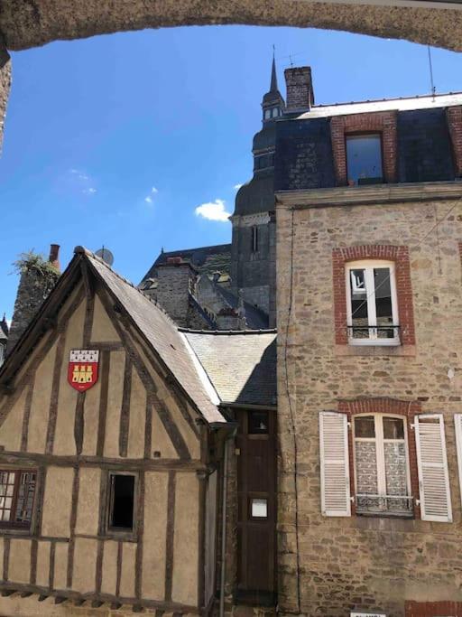 Appartement En Plein Coeur Historique De دينان المظهر الخارجي الصورة